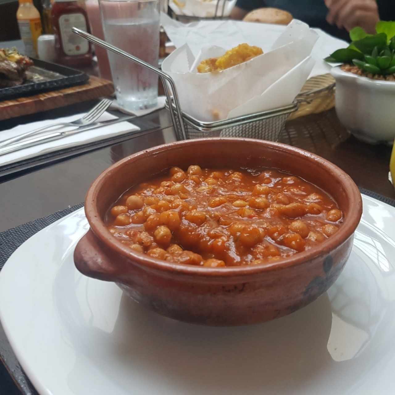 Garbanzo con chorizo