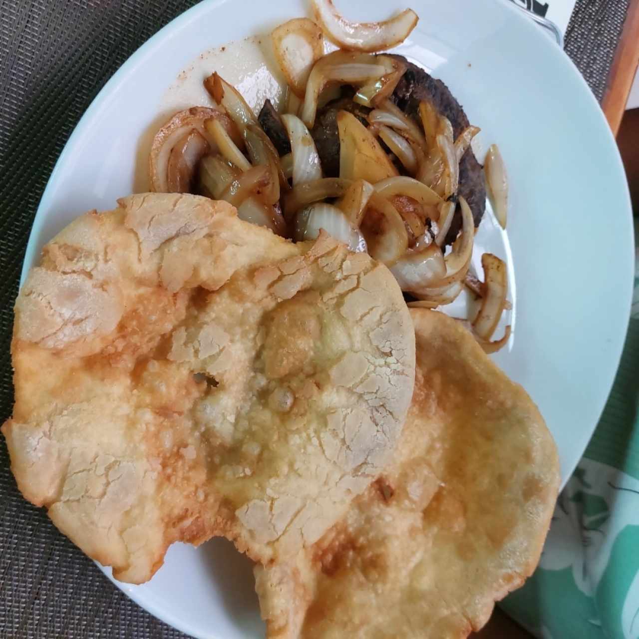 Higado de Res Encebollado
