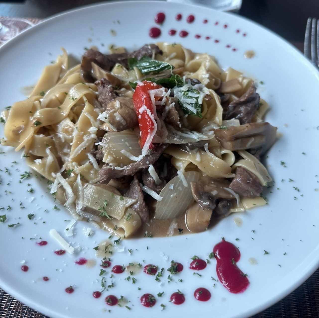 Fettuccini con Lascas de Entraña