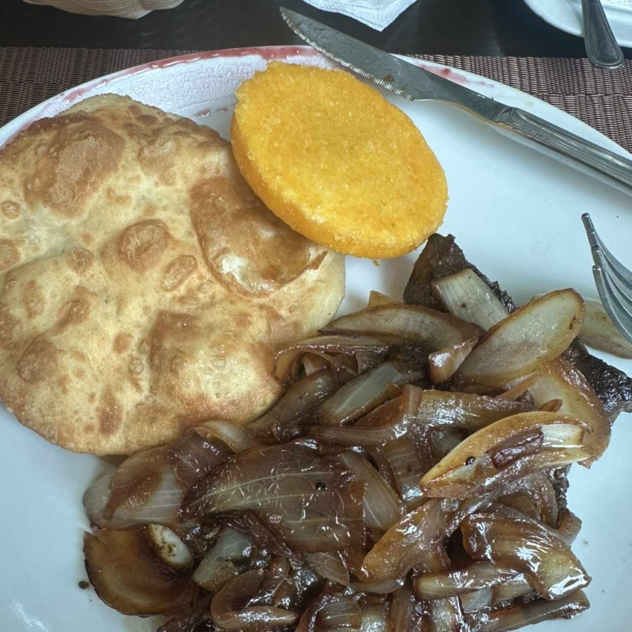 Higado de Res Encebollado