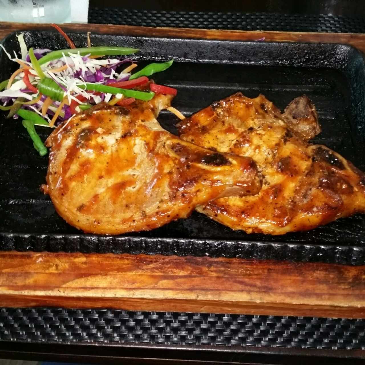 Chuleta de cerdo al carbón