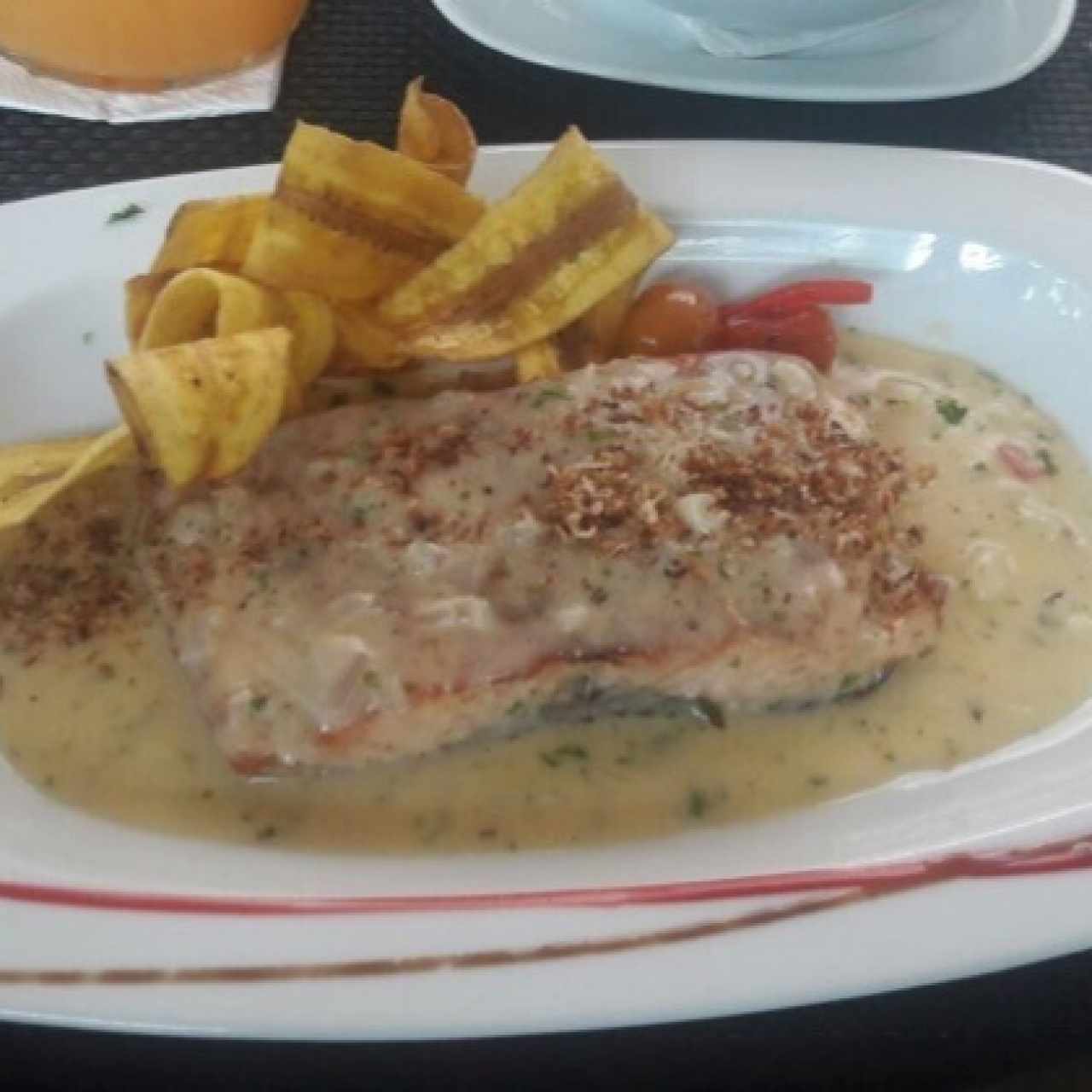 Salmón en veloutte