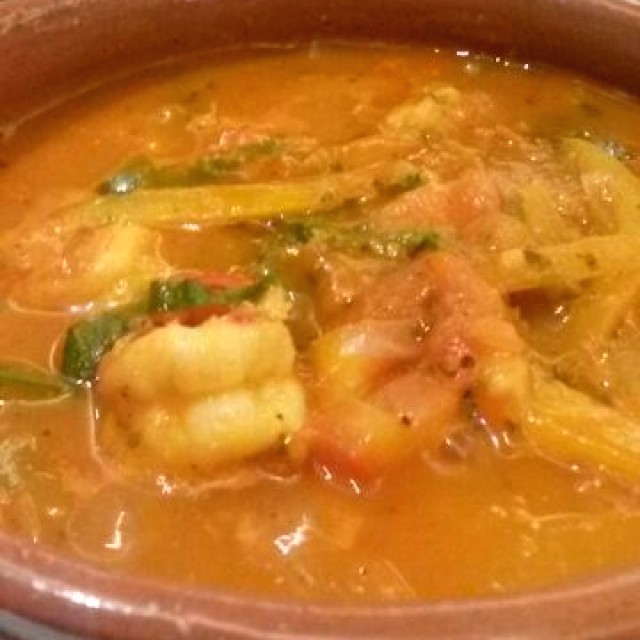 Cazuela de camarones a la criolla