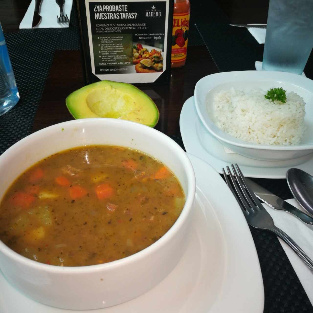sopa de lentejas con arroz blanco