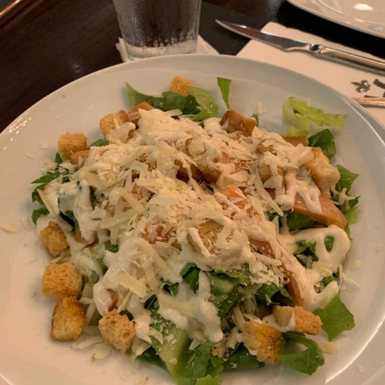 Ensalada caeser de salmón