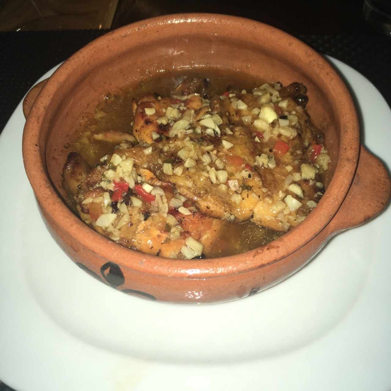 Pollo al ajillo