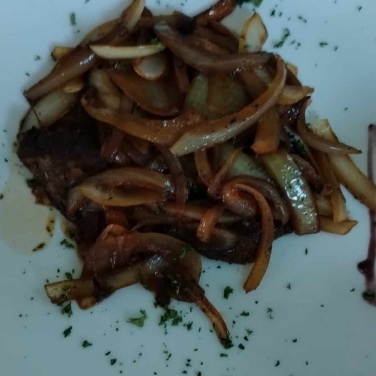 Higado de Res Encebollado
