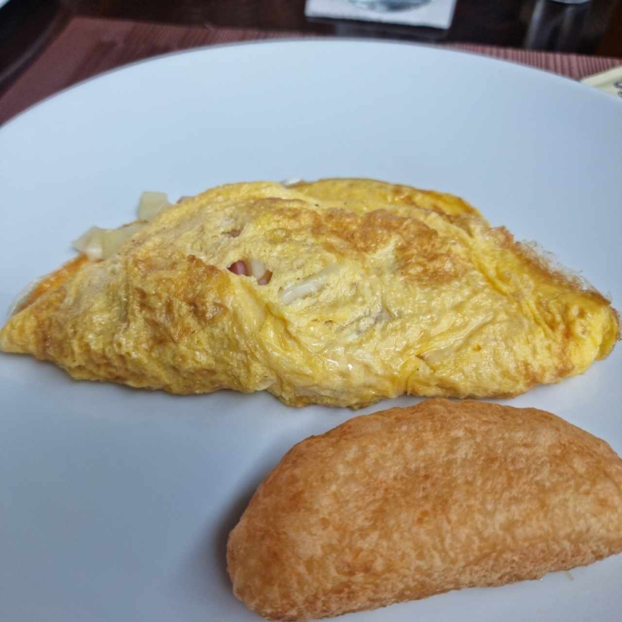 Omelette de jamón y queso