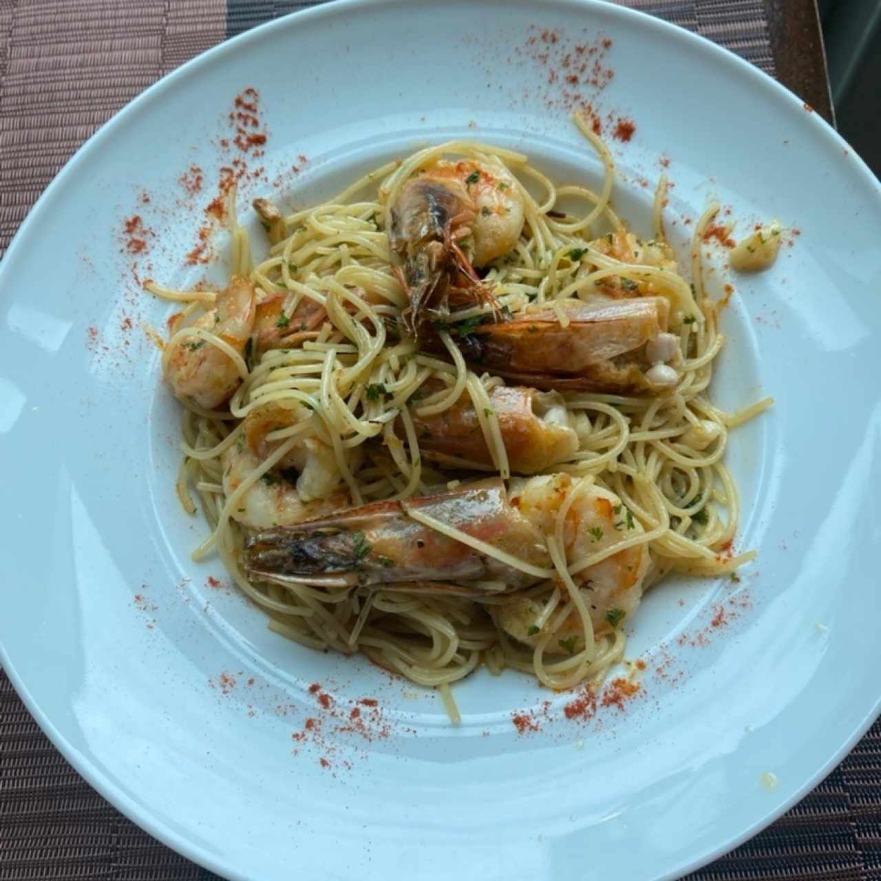Pasta con langostinos al óleo