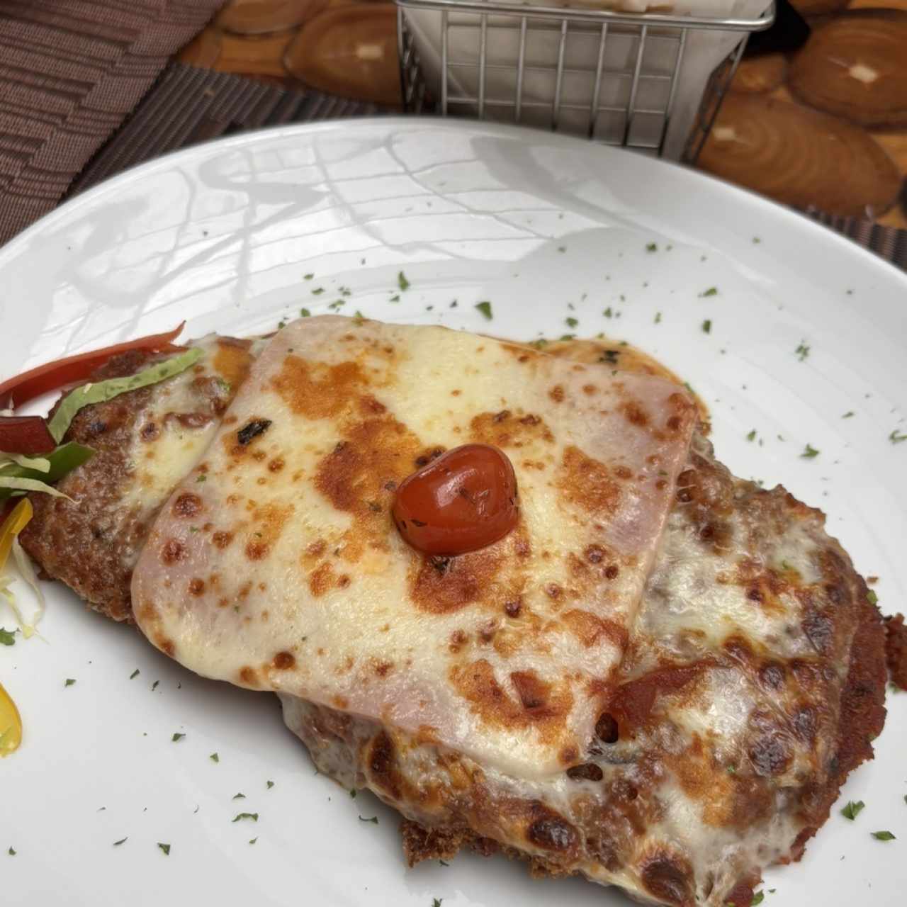Milanesa de filete de res a la napolitana