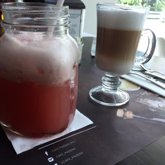 Jugo de Sandia y Capuccino 