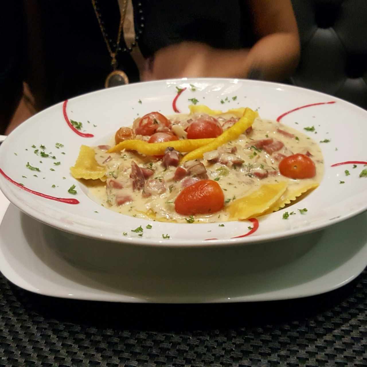 Ravioli de jamón serrano y queso manchego