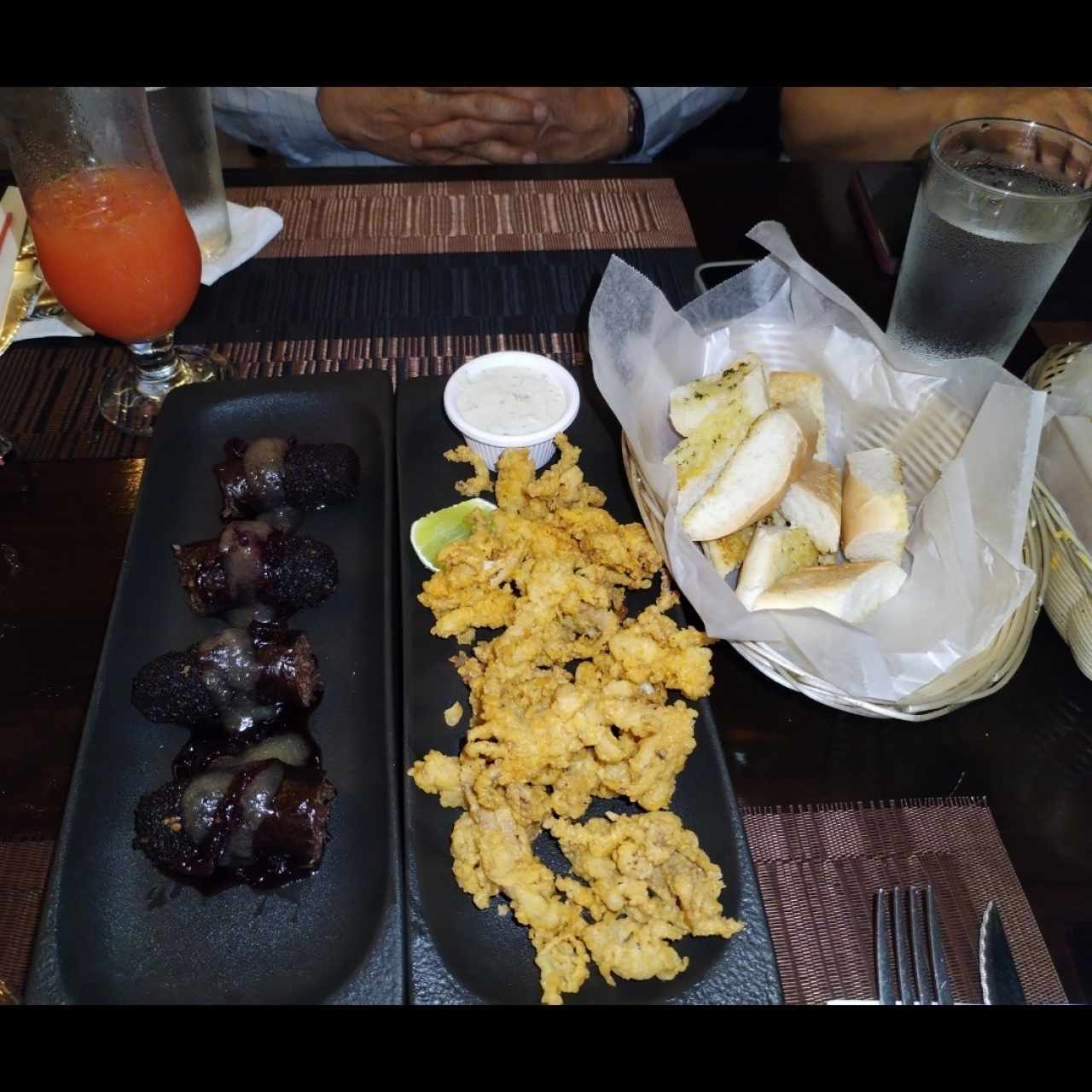 Morcilla, Arañitas y Cesta de Pan