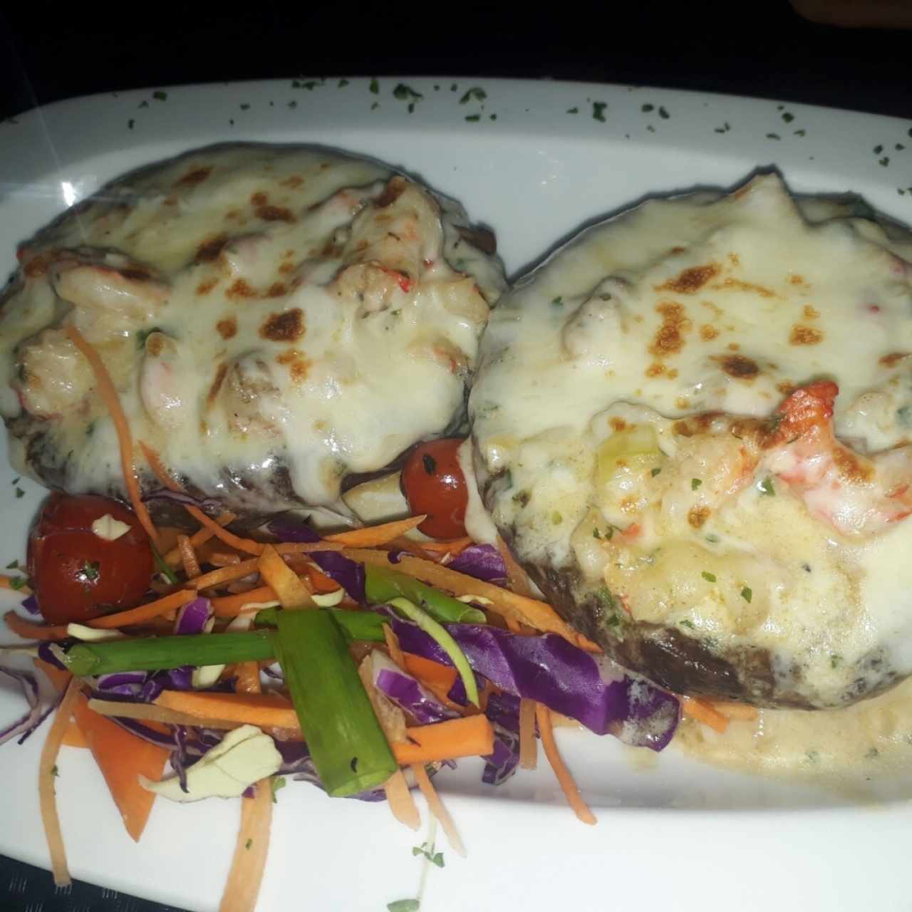 Portobellos grill con camarones al gratín