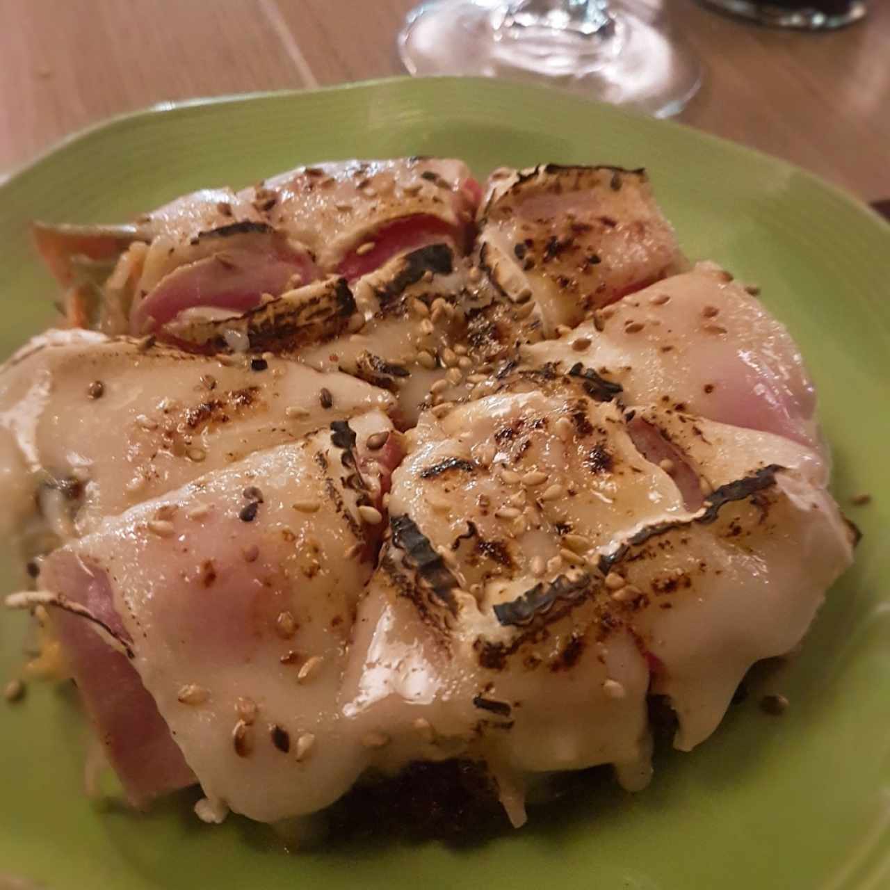 Sushi pizza de atún