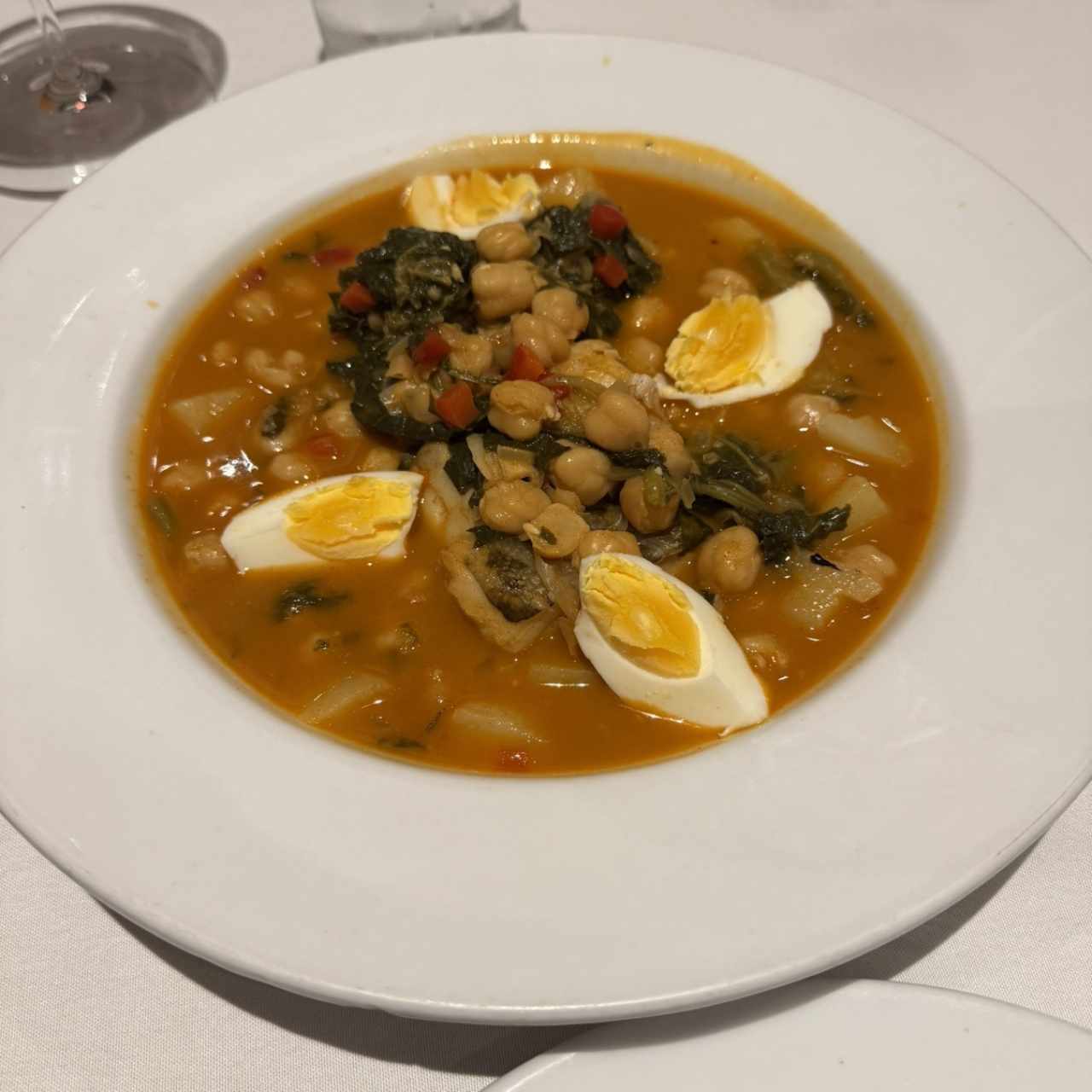 Garbanzos con Bacalao y Grelos (Potaje de Cuaresma)