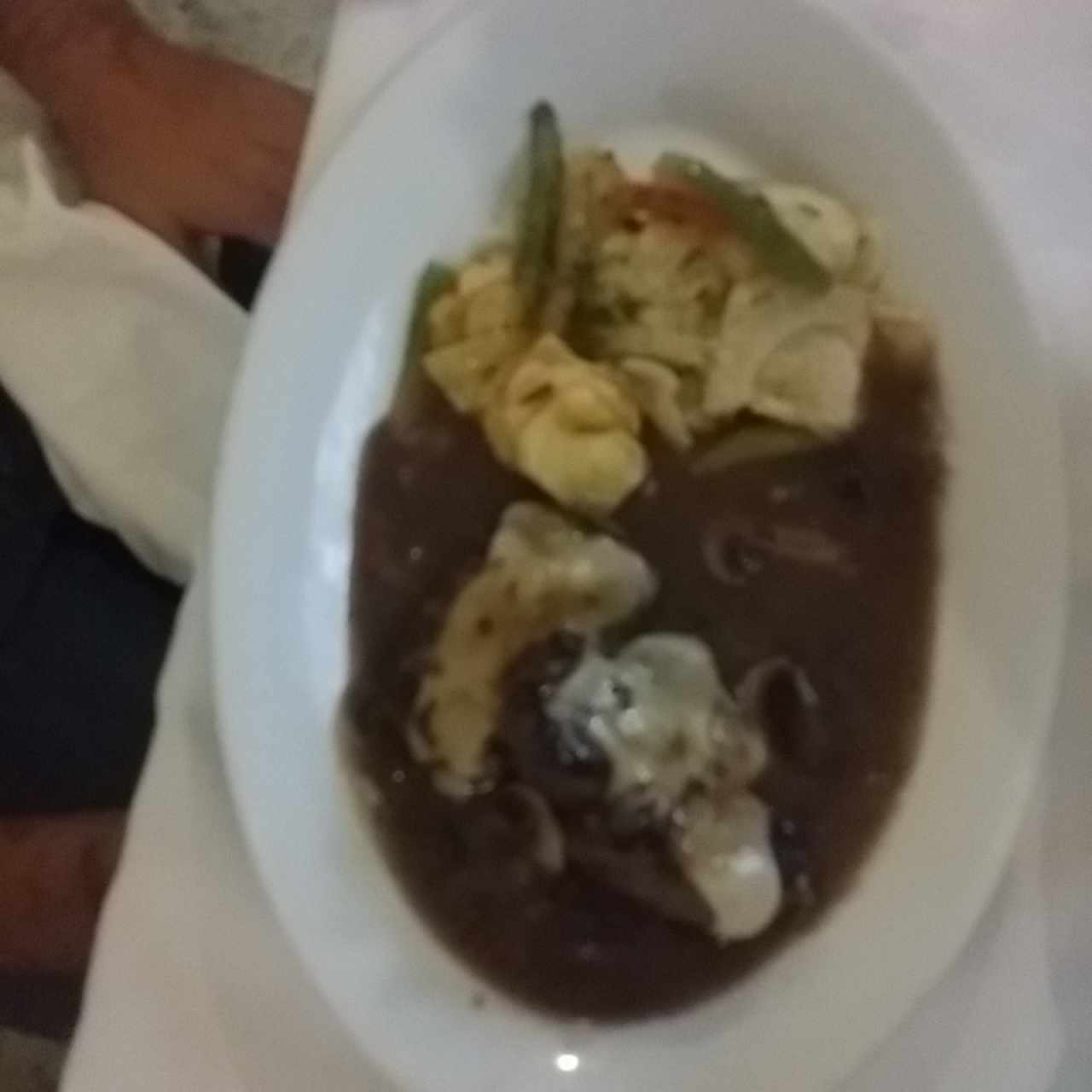 medallones con queso manchego en salsa de hongos 