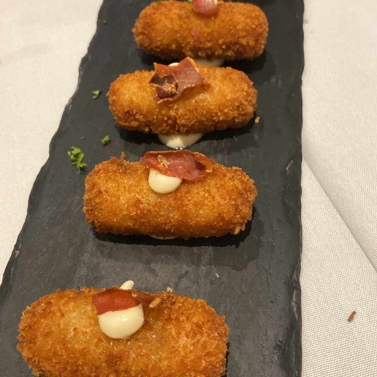 Croquetas Caseras de Jamón Ibérico, Chorizo, Pulpo o Bacalao