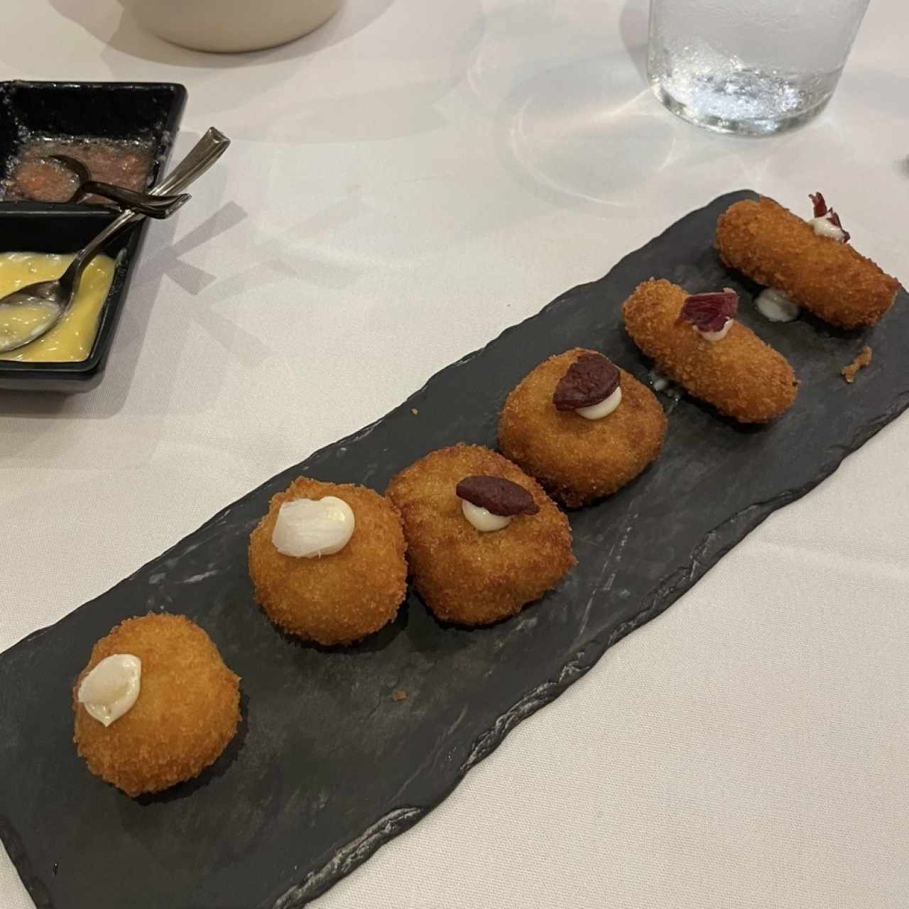 Croquetas Caseras de Jamón Ibérico, Chorizo, Pulpo o Bacalao