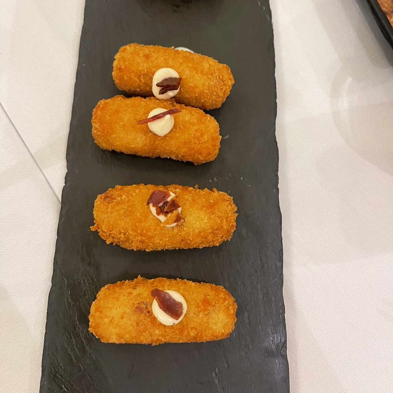 Croquetas Caseras de Jamón Ibérico, Chorizo, Pulpo o Bacalao