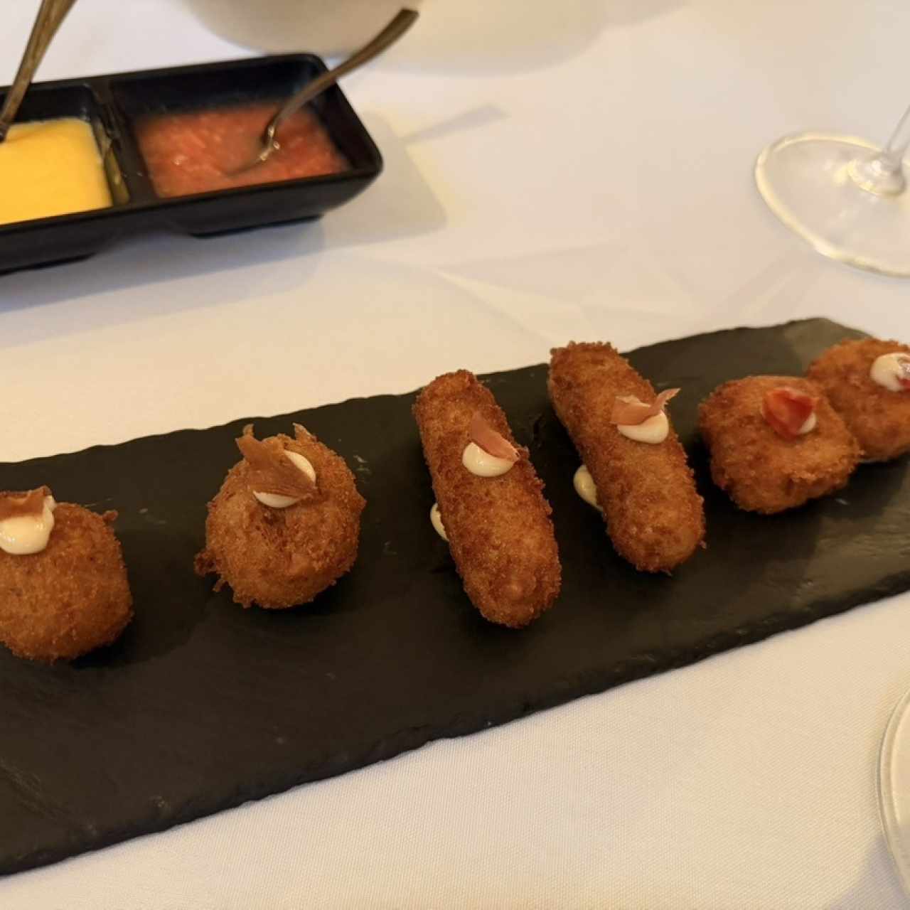 Croquetas Caseras de Jamón Ibérico, Chorizo, Pulpo o Bacalao