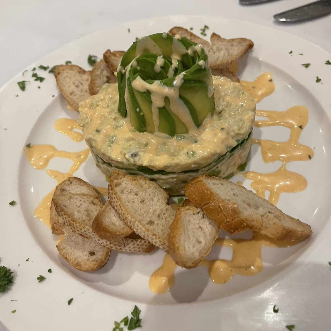 Timbal de langosta con aguacate 
