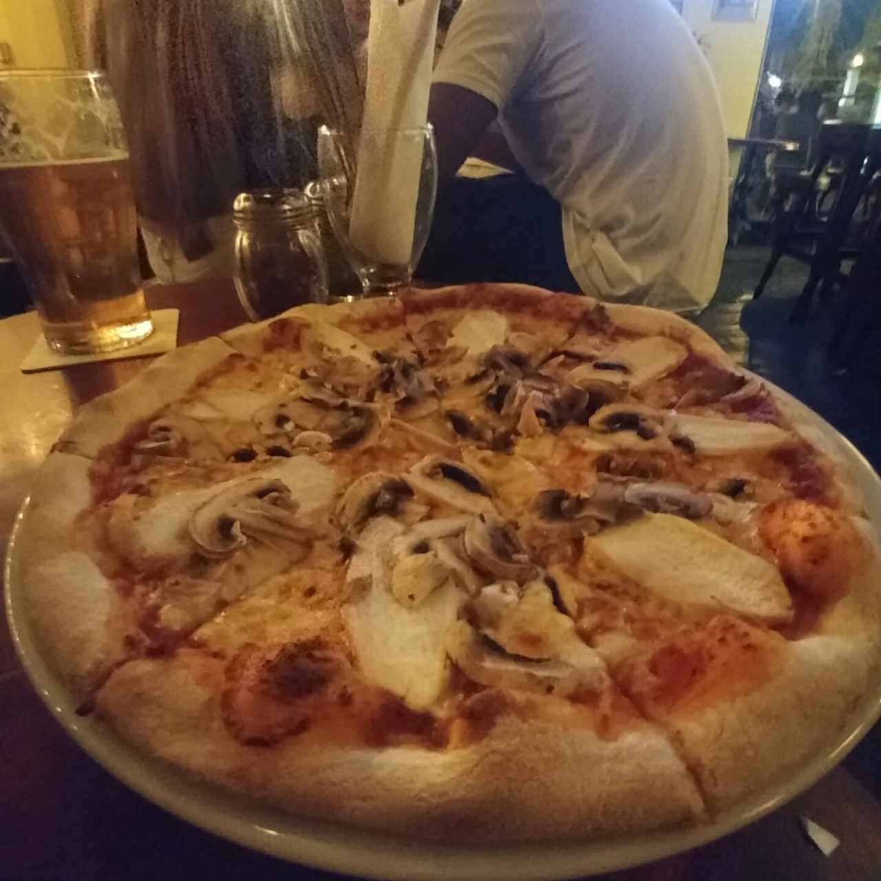 pizza de pollo y champiñones