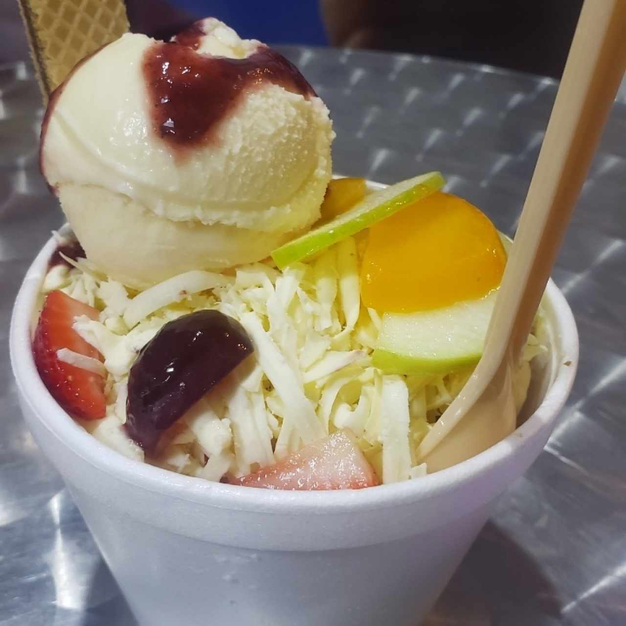 ensalada de frutas con helado