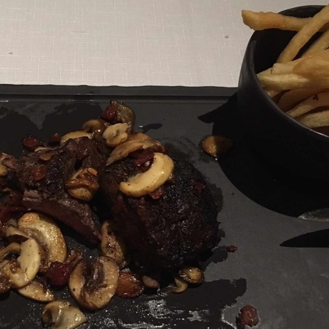 solomillo con papas fritas
