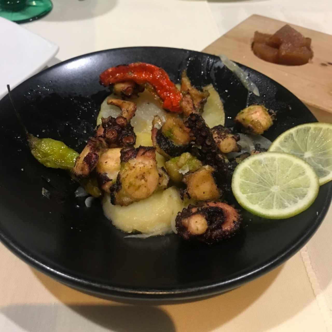 Entrantes Calientes - Pulpo Casa Urrutia