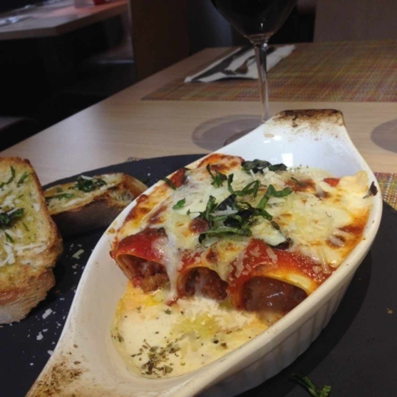 PASTAS - Cannelloni boloñesa