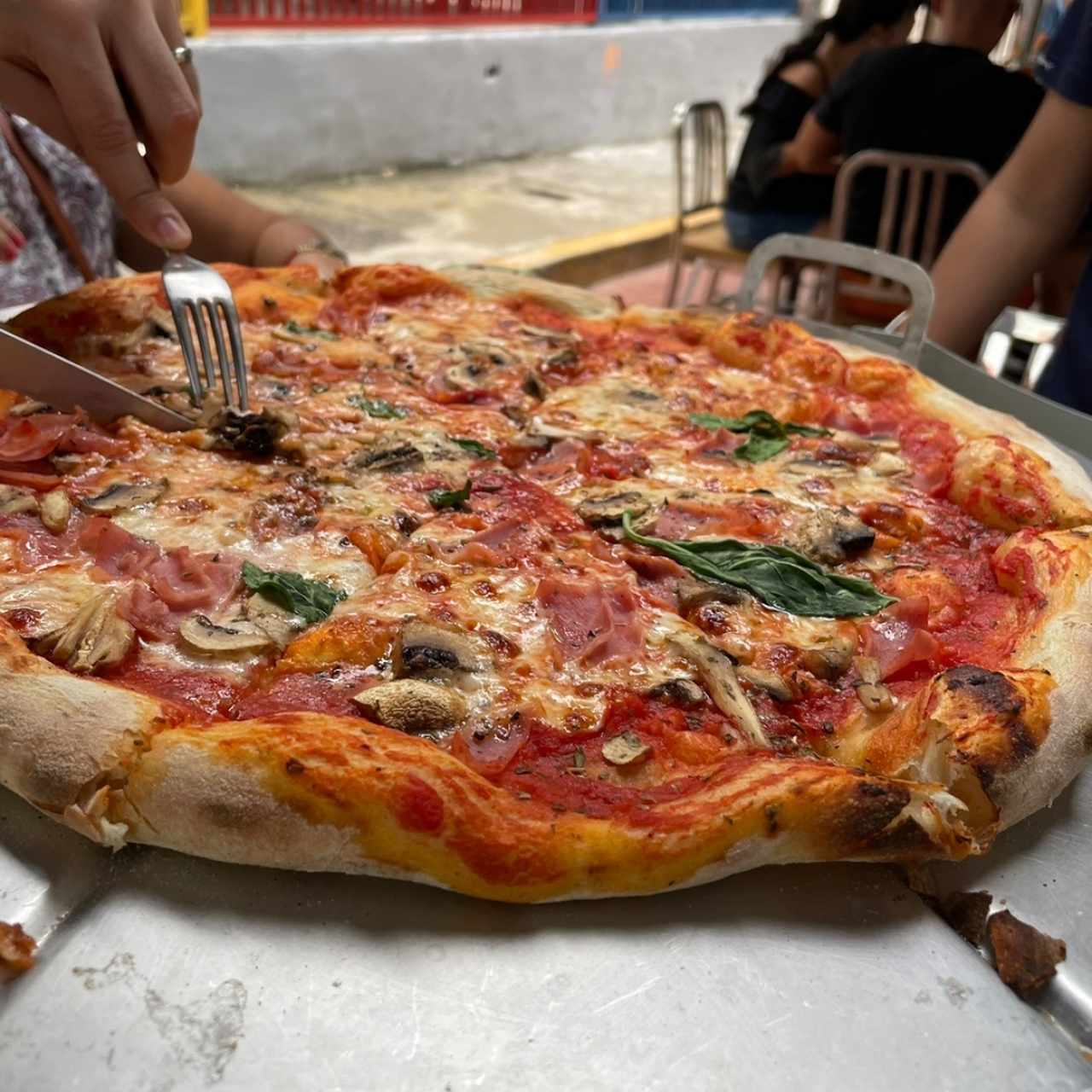 Pizzas Clásicas - Jamón y Hongos