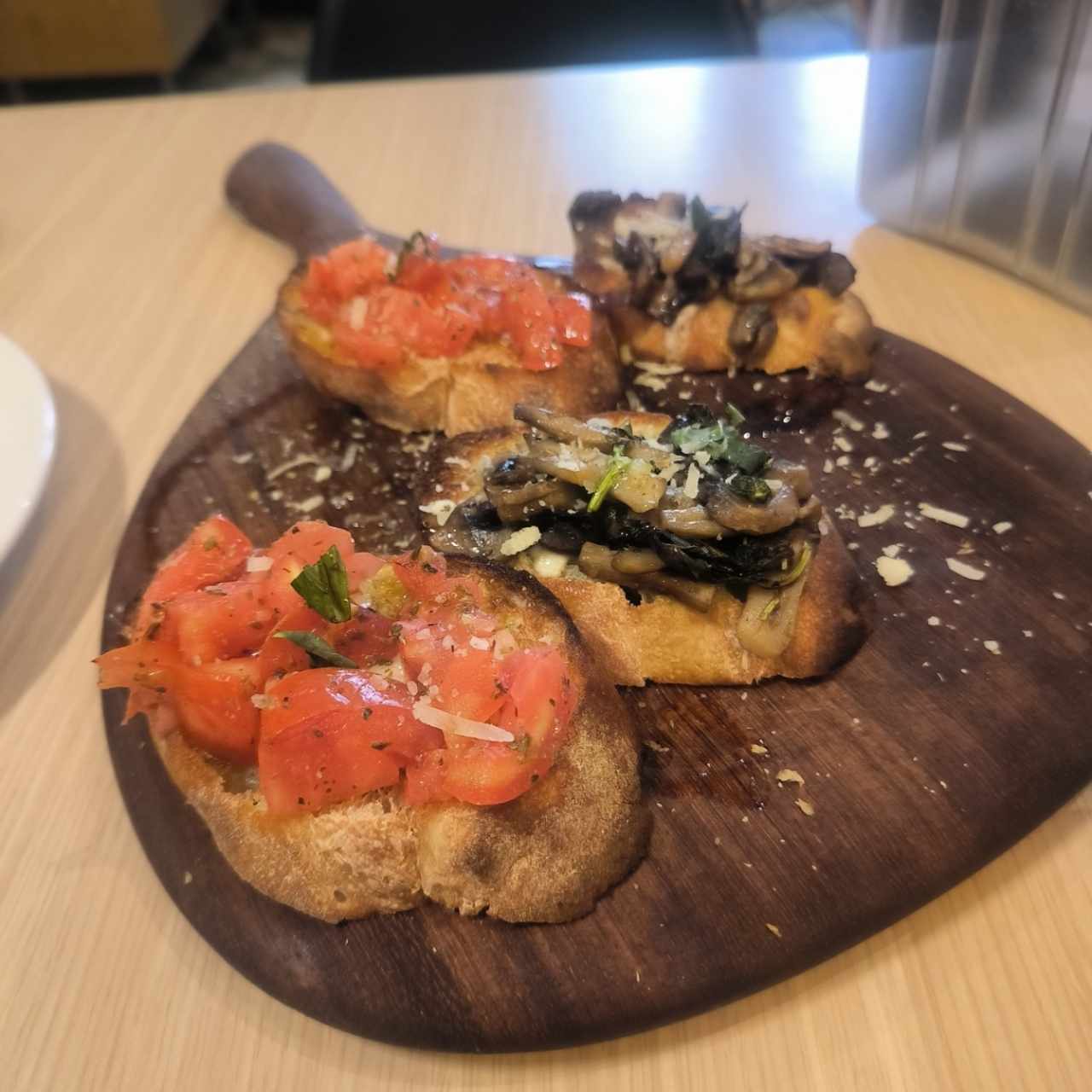 Entradas - BRUSCHETTA MIXTA
