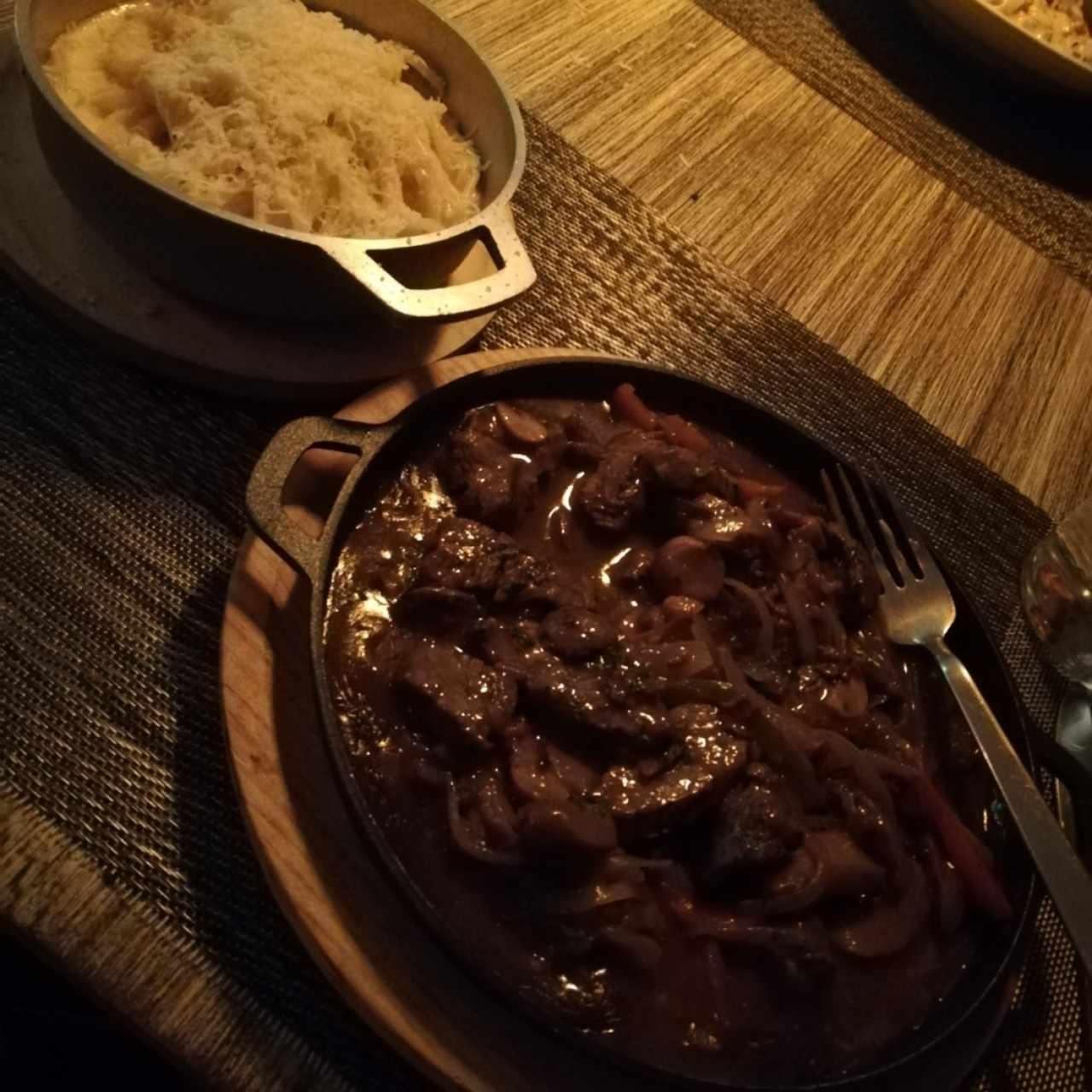 Strogonoff de Res con pasta a la crema