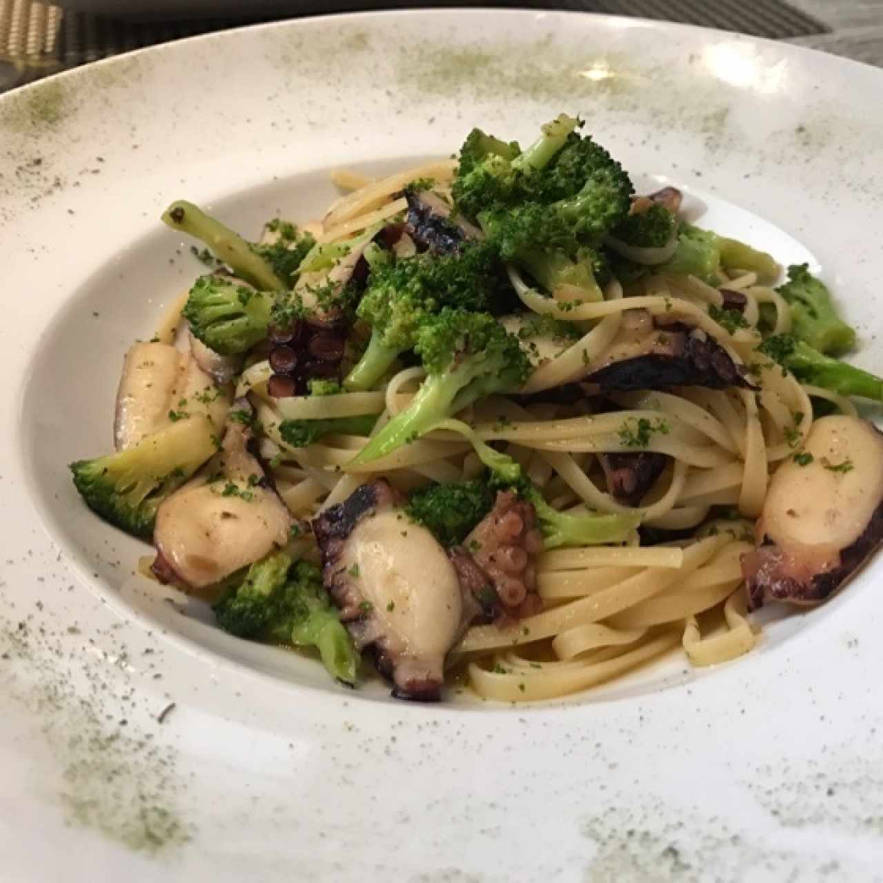 Linguini con Pulpo y Brócoli