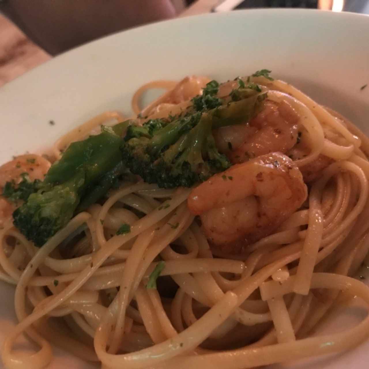 Linguini con Camaron y Brócoli