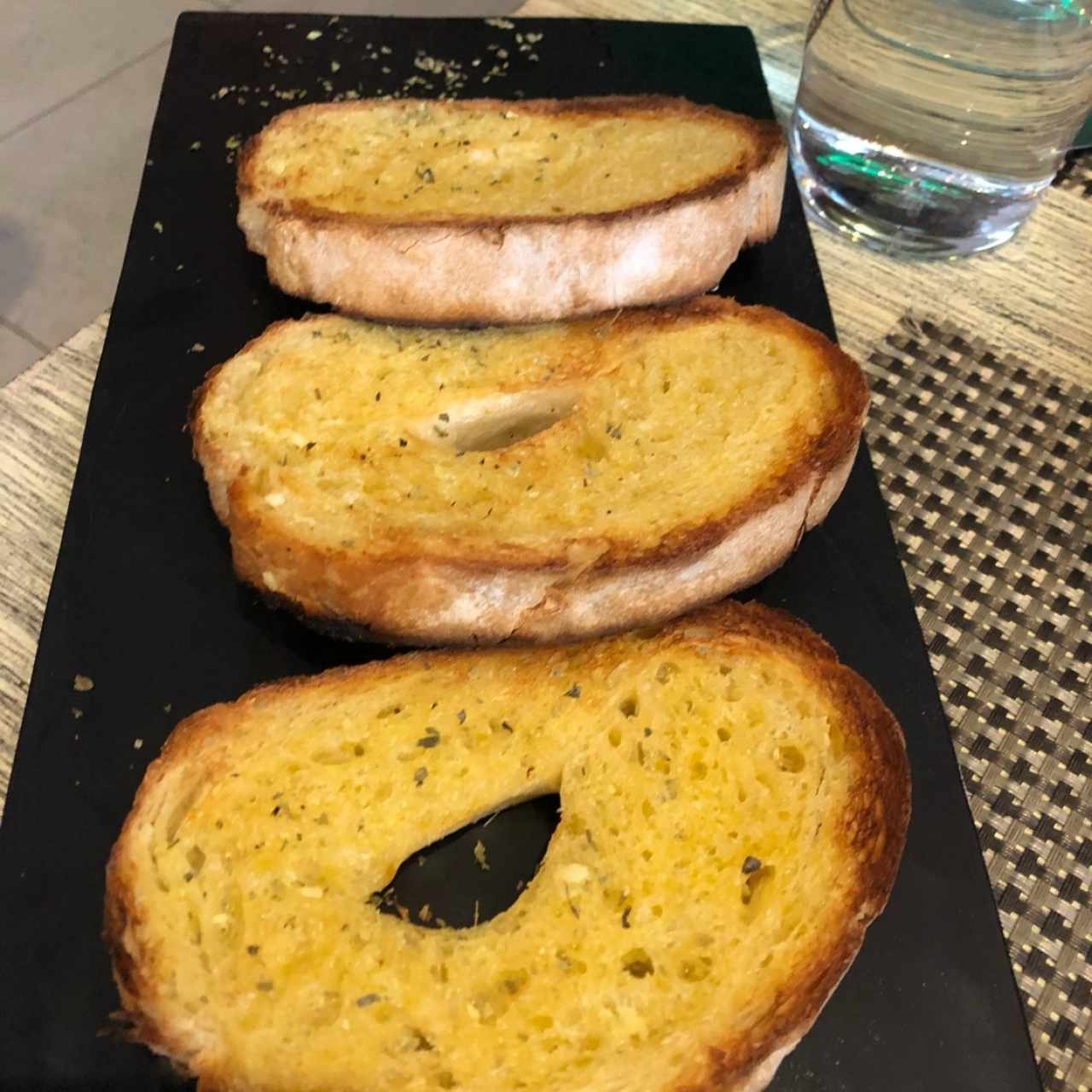 Ración de Pan con Ajo