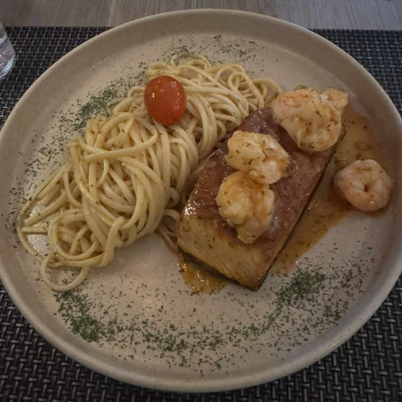 Pescados - Salmón con Camarones