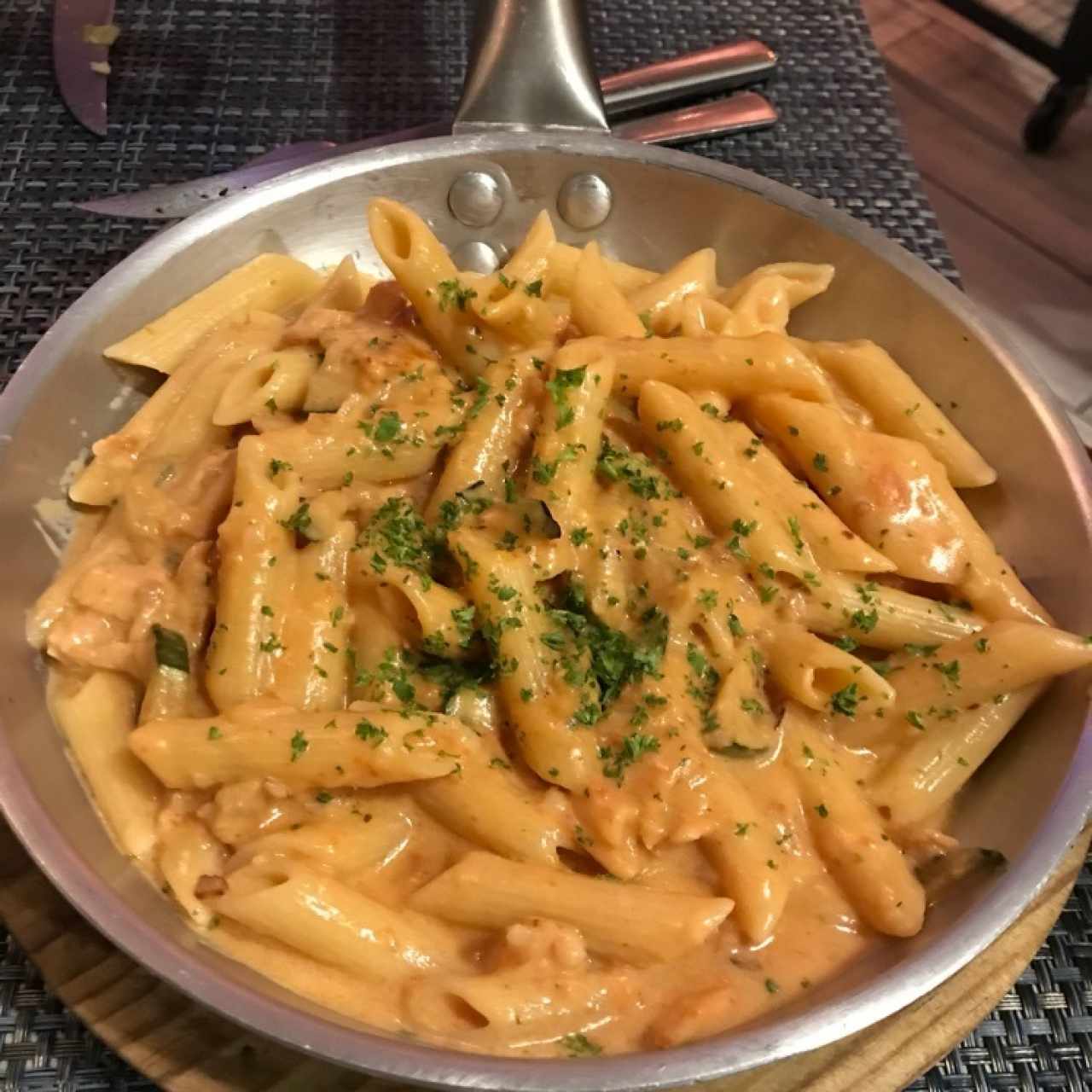Penne con Salmon y Zuchinni