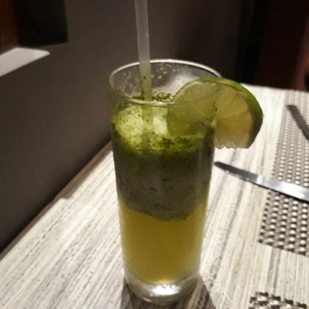 Limonada con hierba buena