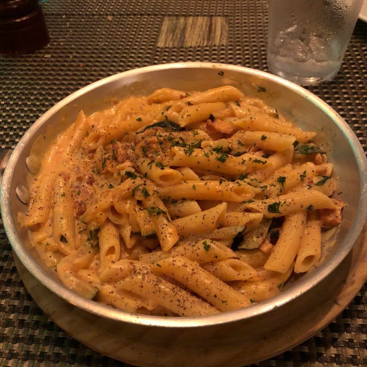 Penne con Salmon y Zuchinni