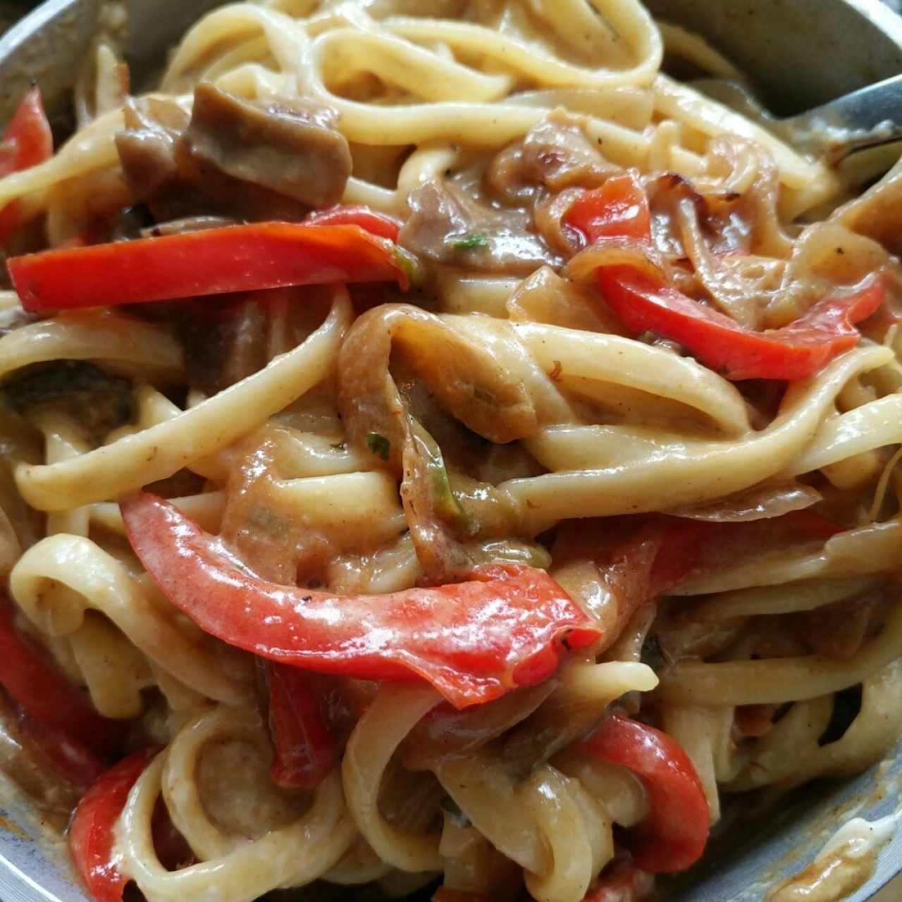 Strogonoff de Res con pasta a la crema