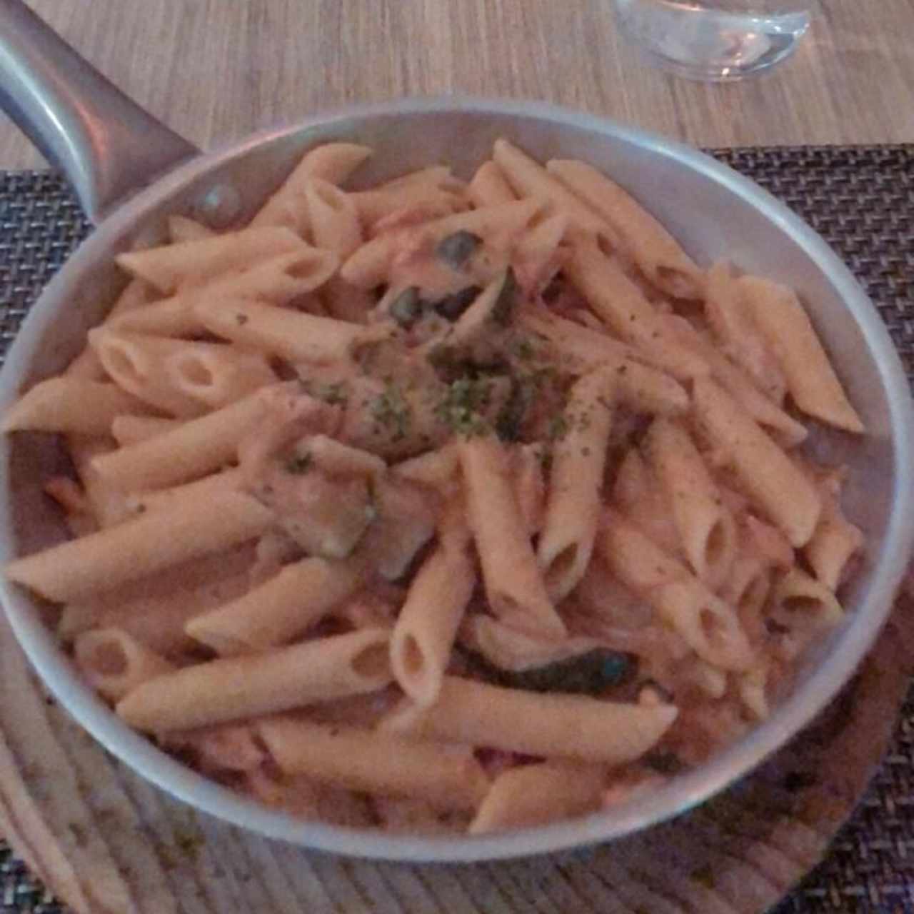 Penne con Salmon y Zuchinni