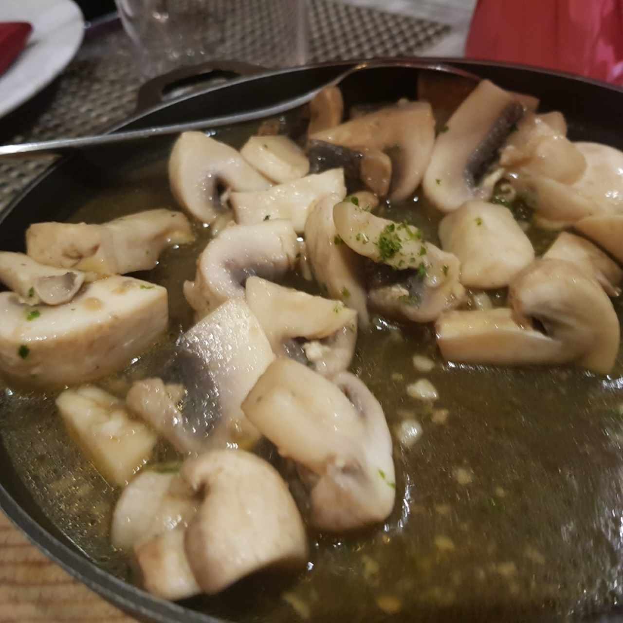 Antipasti - Champiñones Al Ajillo