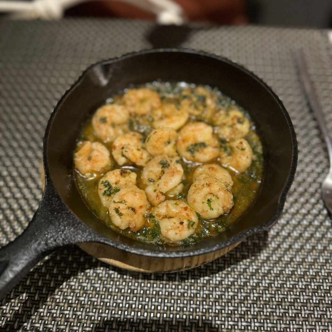 Camarones al ajillo