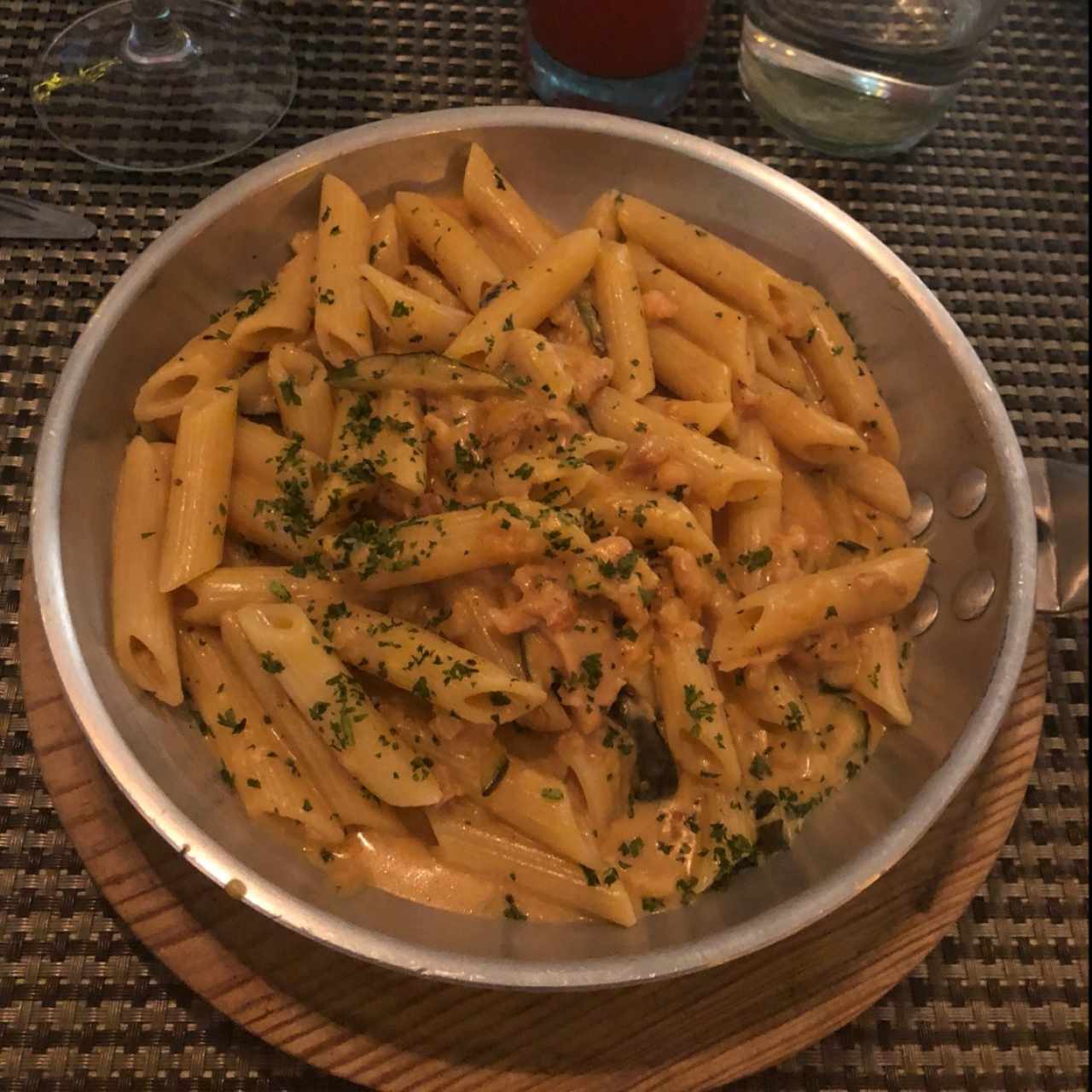 Penne con Salmon y Zuchinni