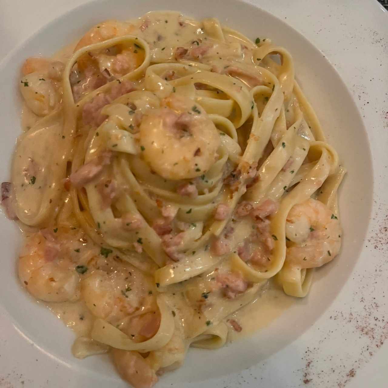 Fetuccini carbonara + camaron 