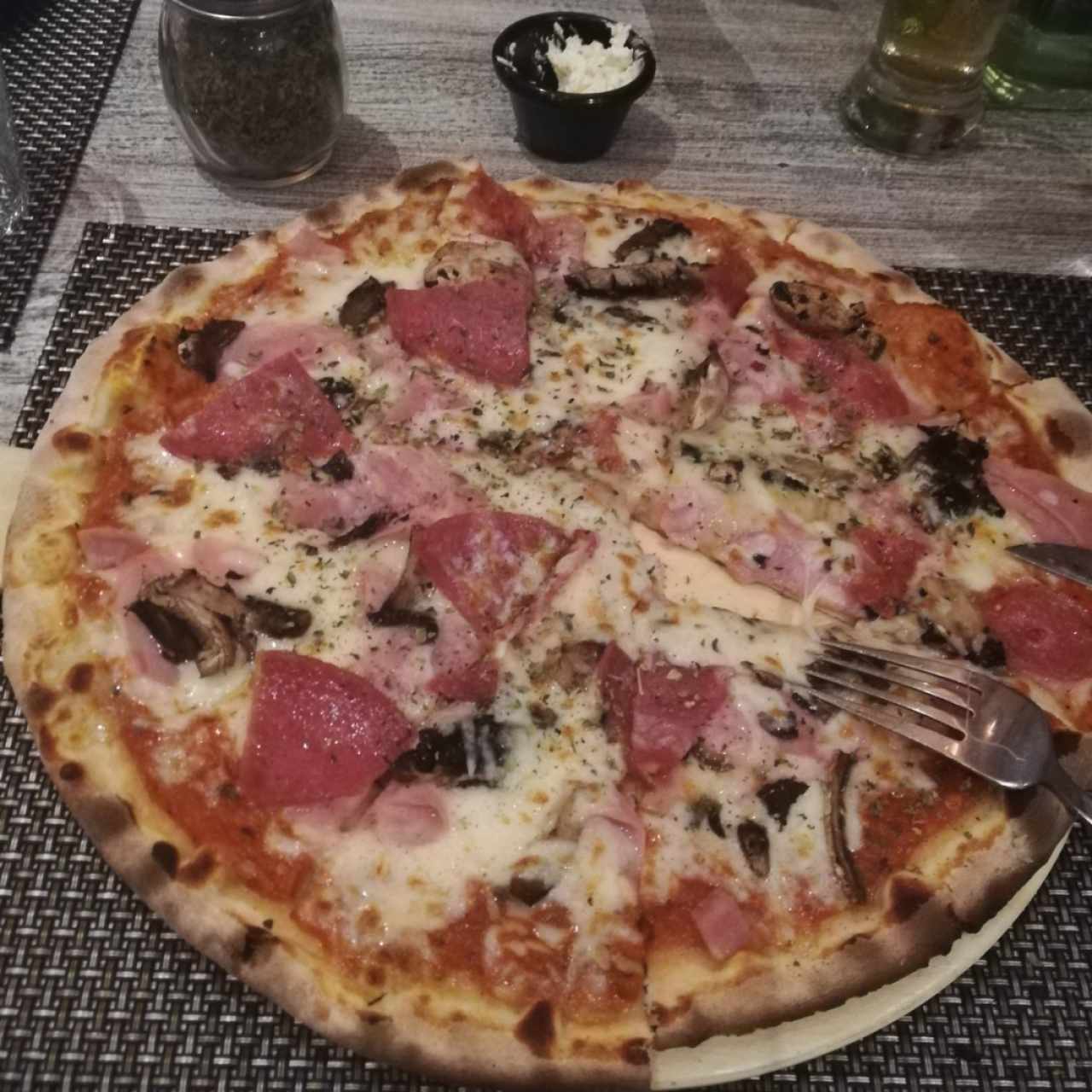 Pizzas - Capricciosa
