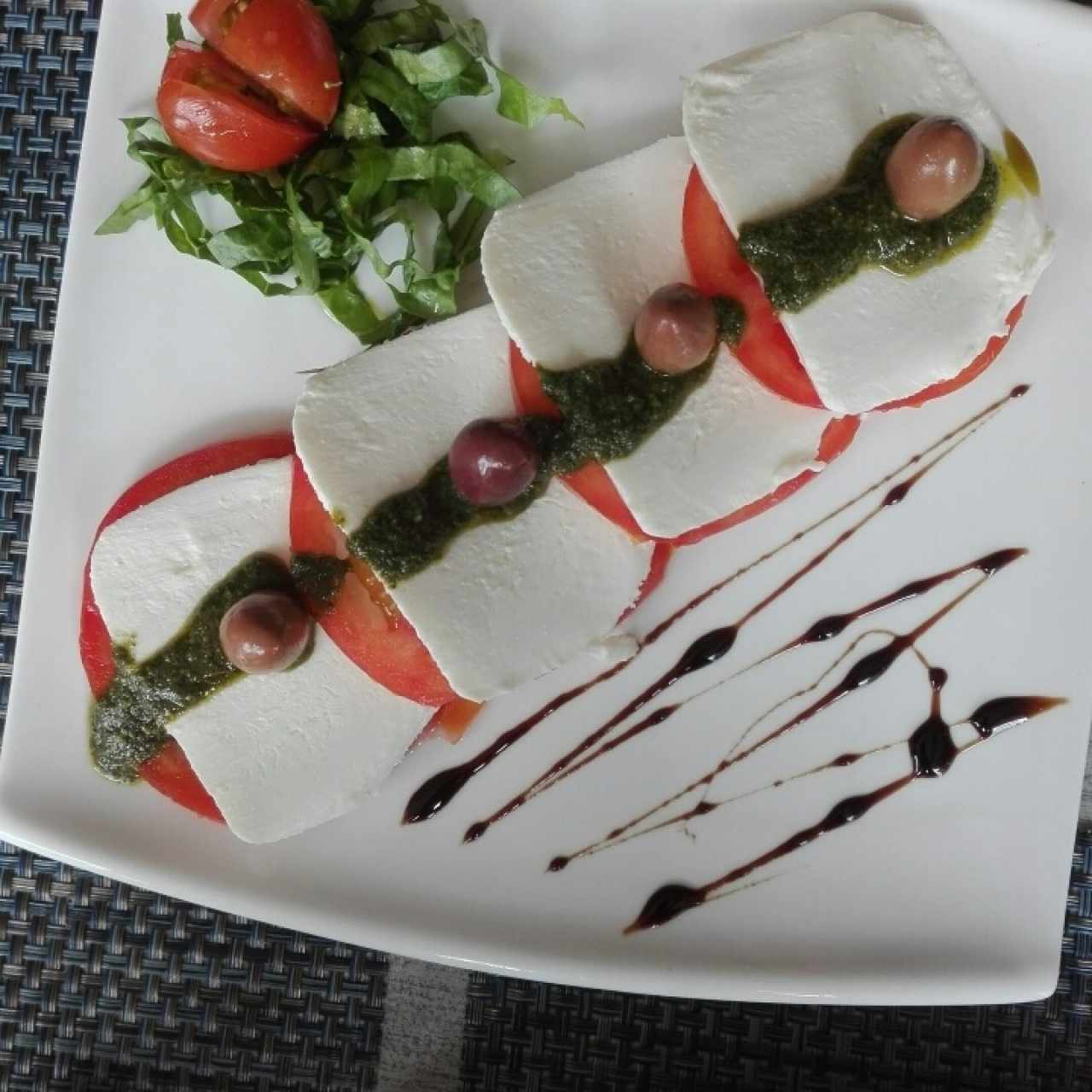Ensaladas - Ensalada Capressa