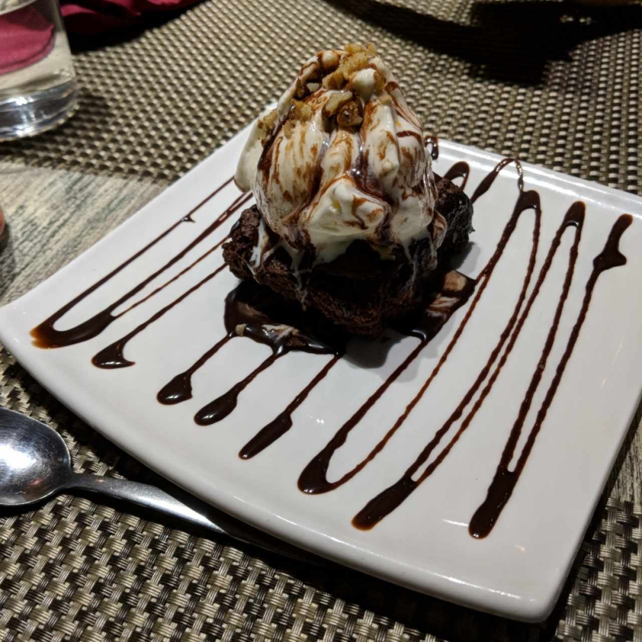 Postres - Brownie con Helado